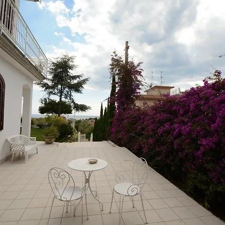 Affittacamere Il Paradiso Di Hyele 2*